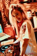 HOT MESS - Image 6